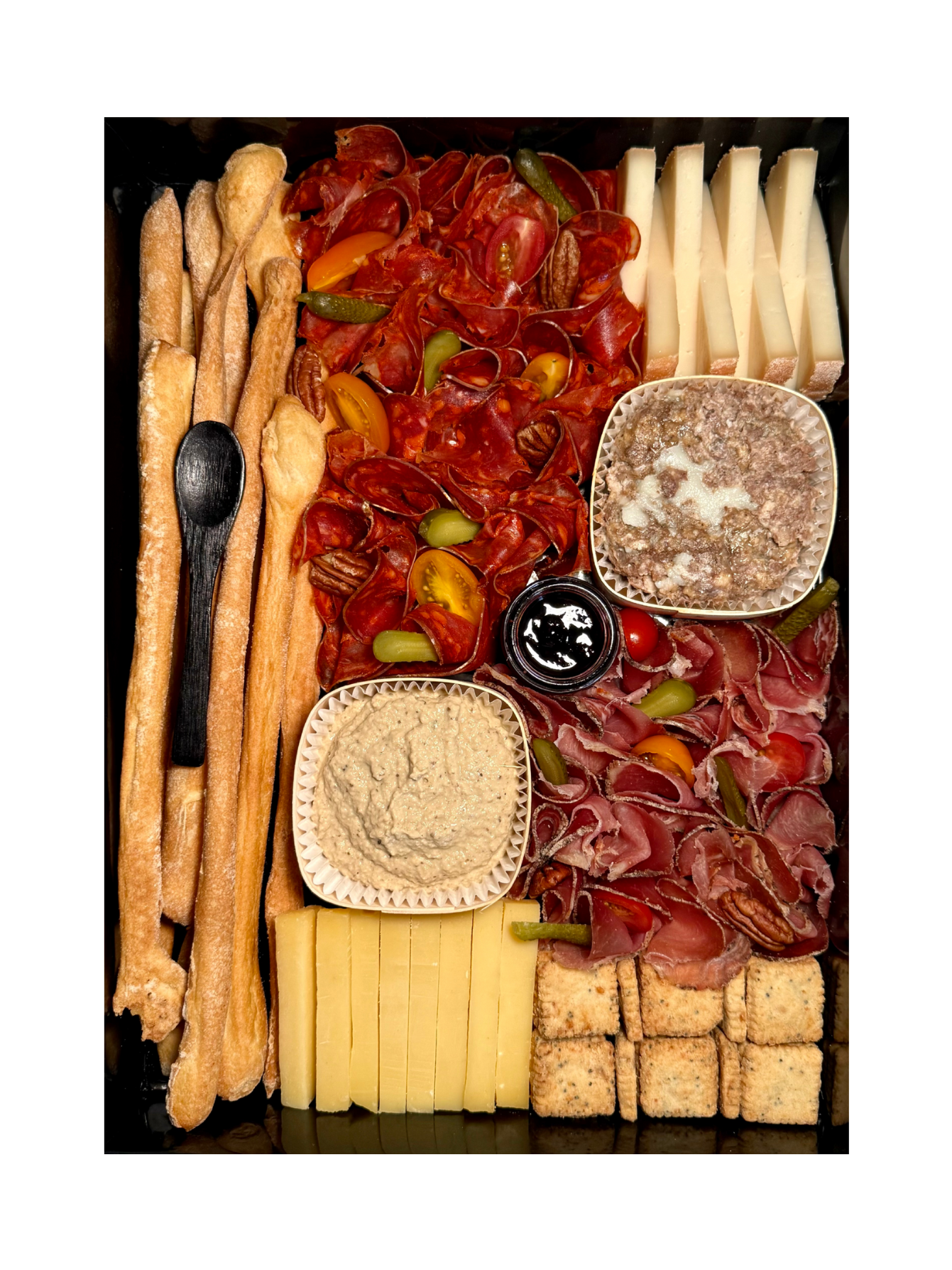 Plateau aperitif L incontournable - fromage et charcuterie - livraison Paris
